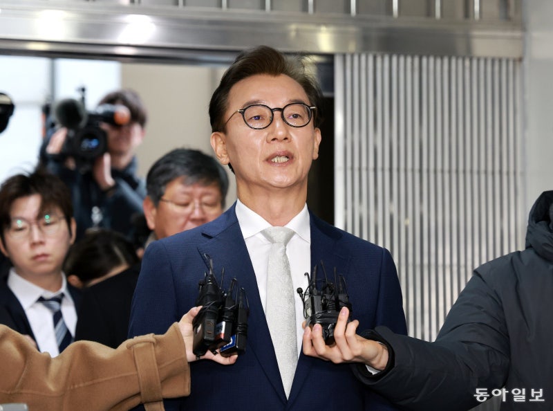 경찰 출석 전재수 “통일교 금품 안받아”… 내주 추가조사 검토