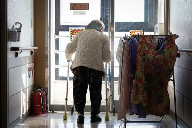 “치매머니, 고액자산가 위주 신탁 문턱 낮추고 보험 상품 활성화”