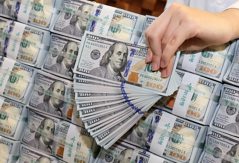 치솟는 환율에… 외국인, 올해 韓채권 144조 순매수