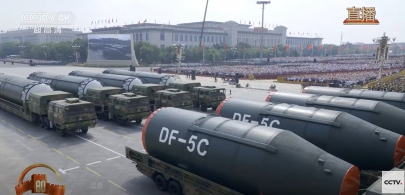“中 격납고에 ICBM 100기 이상 장 전했을 것”