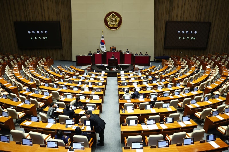野주호영 사회 거부에 발끈한 與 “필버제한법 30일 처리”