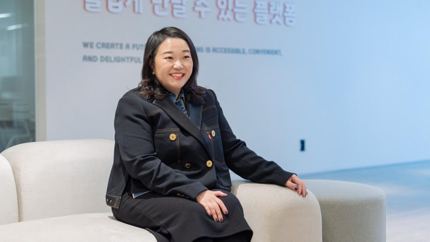 김혜정 요기요 마케팅본부장(CMO)은 1997년 제일기획에 입사한 뒤 29년째 마케팅 일을 하는 업계 베테랑이다.IBM,야놀자,왓챠,에어프레미아를 거쳐 2025년 5월 요기요에 입사했다.야놀자에서 했던‘초