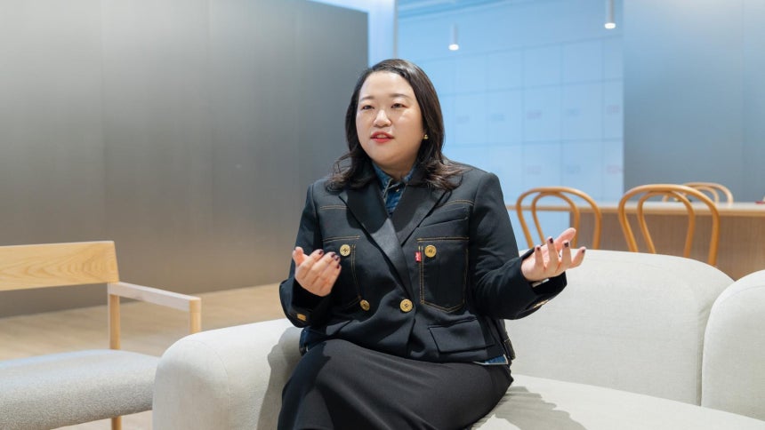 김혜정 본부장은 최근 주목하는 마케팅 성공 사례로 박지수 주무관이 운영하는 군산시 SNS 채널을 꼽았다‘군산햄부기 랩’영상처럼 솔직하고 엉뚱한 모습을 가감 없이 보여준 게 성공 비결이라고 얘기한다.위대한상상 