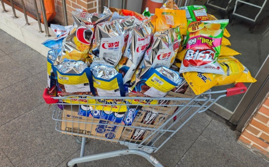 아이들을 위해 구매한 과자.보배드림