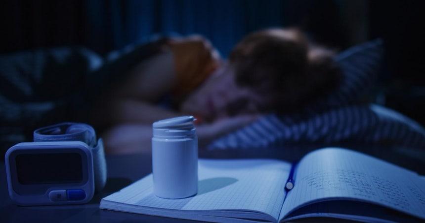 잠들기 전 복용한 수면 영양제가 항상 숙면으로 이어지는 것은 아니다.복용 타이밍과 수면 환경이 효과를 좌우한다.게티이미지뱅크