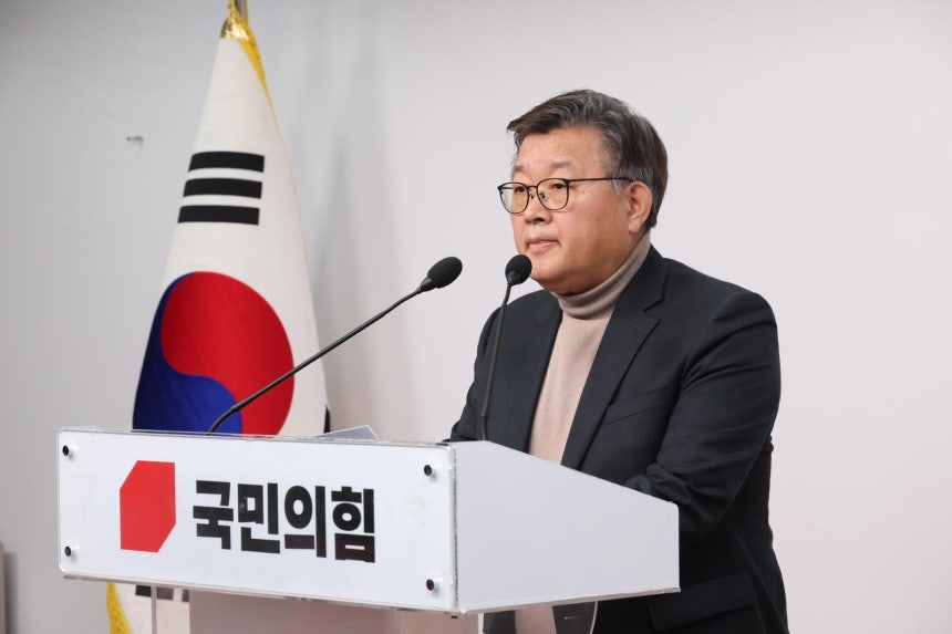 이호선 국민의힘 당무감사위원장이 16일 오후 서울 여의도 국힘 중앙당사에서 회의 결과를 발표하고 있다.당무위는 김종혁 전 최고위원을 윤리위에 회부,<a href=