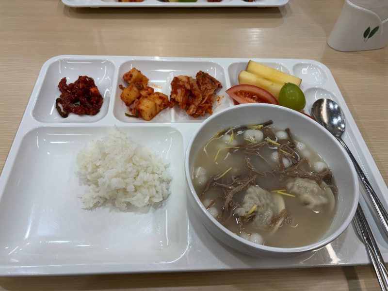 李대통령 올해 첫끼 사진 올린 강훈식… “각오를 나눴다”