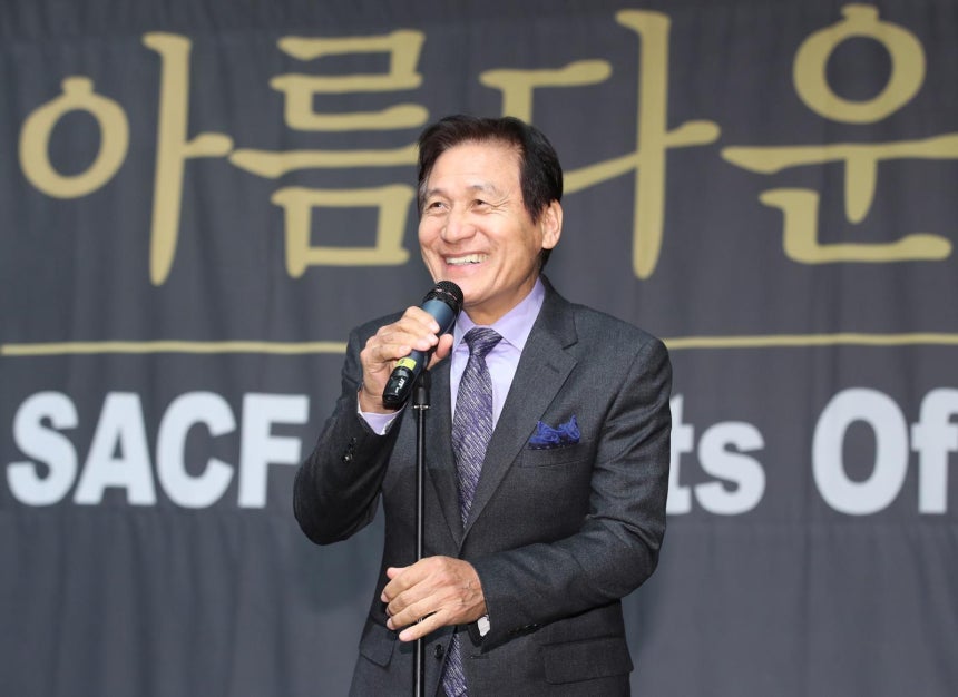  2019년 제9회 아름다운예술인상에서 인사말하는 배우 안성기.2026.1.5/뉴스1