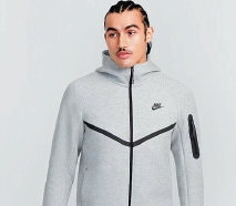 마두로 체포때 입은 나이키 트레이닝복… 온라인 매진 등 화제