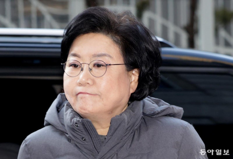 이혜훈 세 아들,   취업전 친척회사 주식 10억씩 증여받아