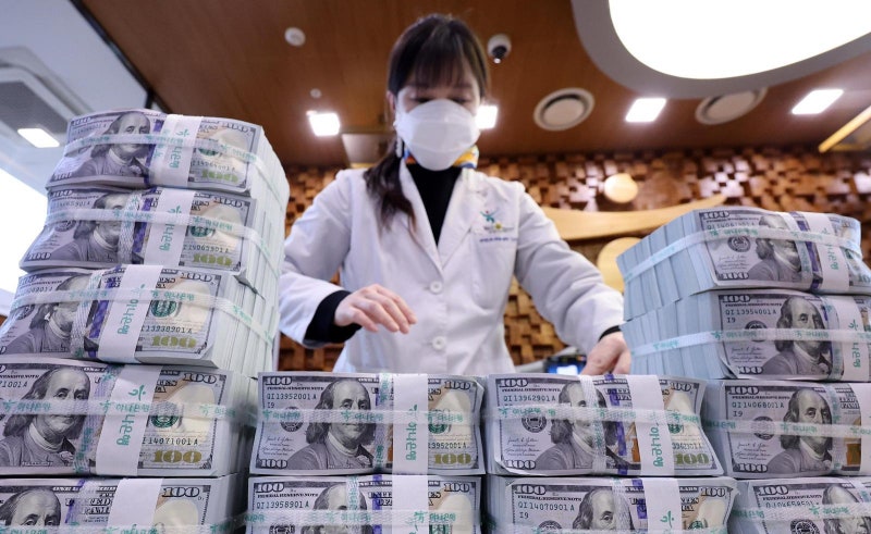 환율 방어하다… 외환보유액, IMF위기 이후 최대폭 감소