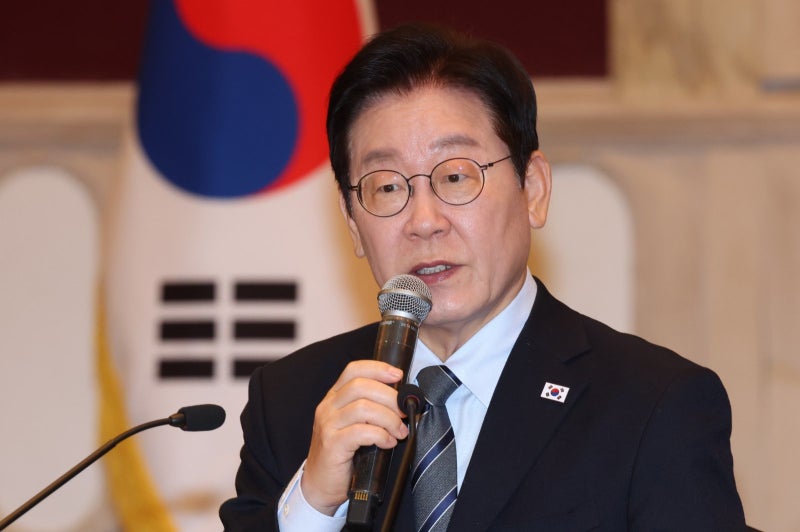 李, 항소 포기 논란에 “檢 기소 탓해야지, 왜 판결 뒤집으라 하나”