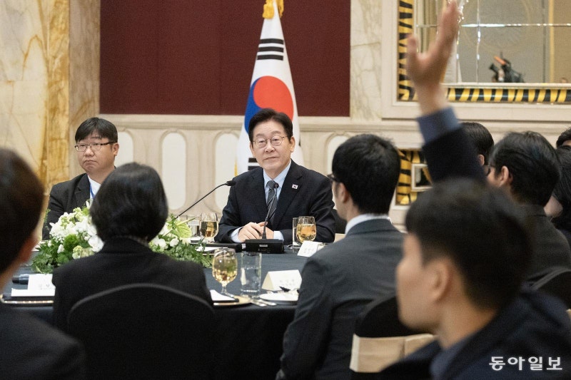 “서해구조물 일부 옮길 것… 공동수역에 중간선 긋자 제안”