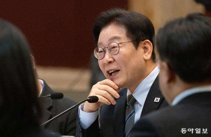 中의 日수출 통제에… 李 “한국 영향 주시, 끼어들면 양쪽 미움 받아”