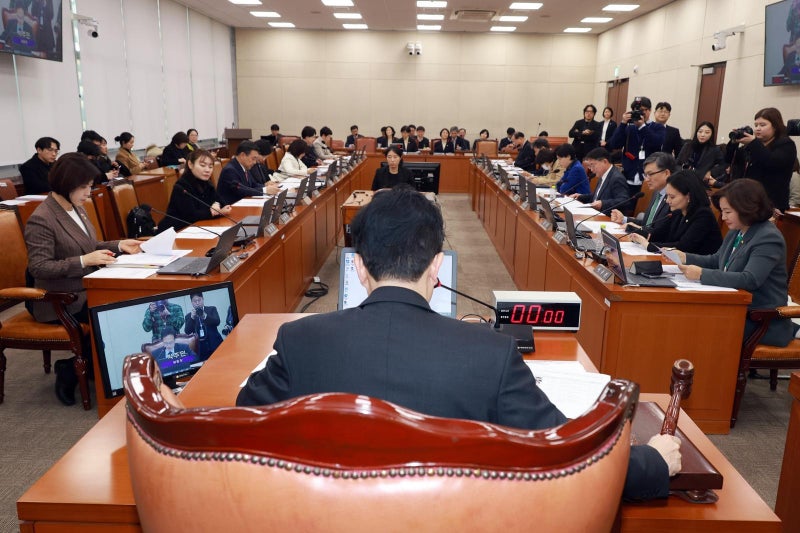 아동수당 ‘7세→8세까지 확대’ 법안 복지위 통과