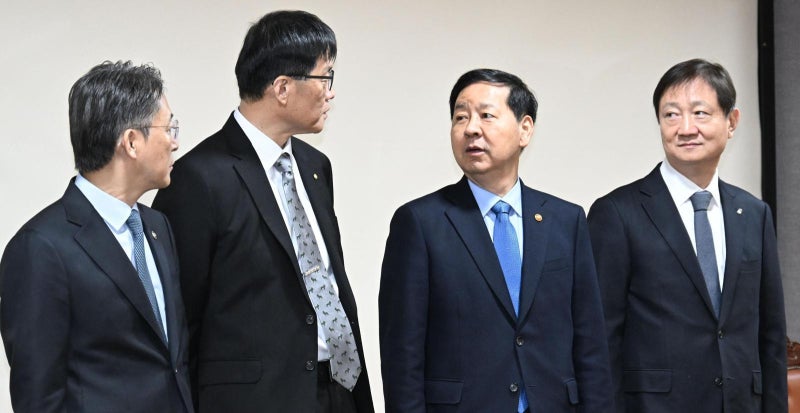 “외환시장 변동성 커… 단호한 정책노력 지속”