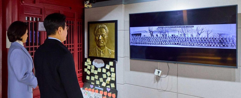 윤봉길 의거현장 찾은 李 “대결이 아닌 협력의 외교 필요”