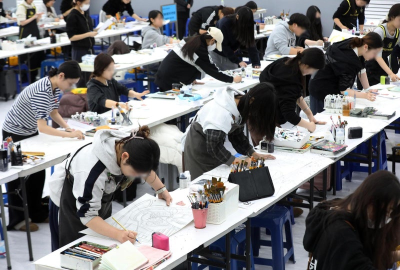 꿈을 향해 ‘집중’… 대입 정시 미술실기 현장