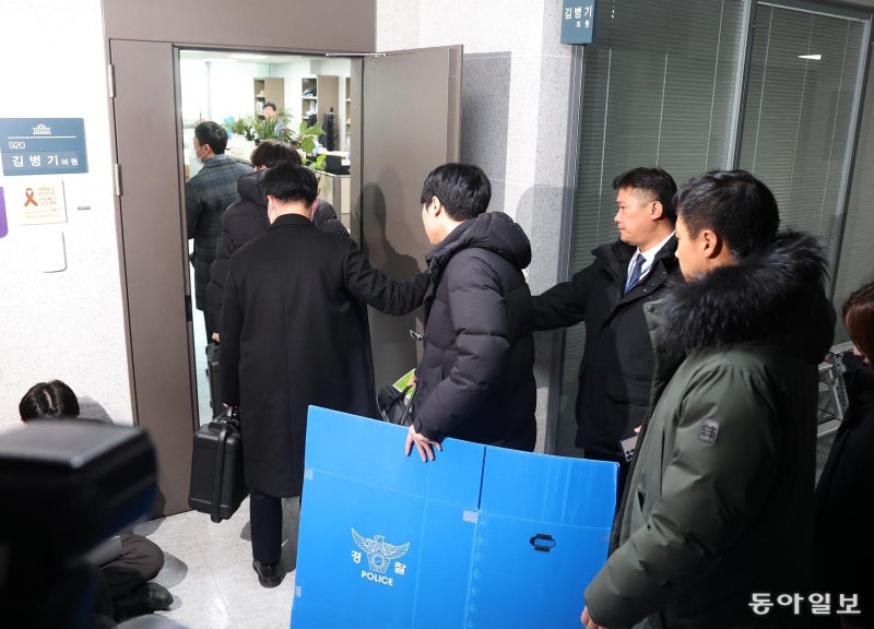 ‘공천헌금 의혹’ 김병기 출금-압수수색… 탄원서 두달만에야 수사