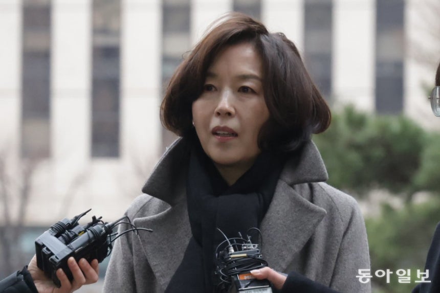 공천 헌금‘의혹을 받는 김경 서울시의원이 18일 오전 서울 마포구 서울경찰청 광역수사단 공공범죄수사대에서 피의자 신분으로 경찰 조사를 받기 위해 출석하고 있다.박형기 기자 