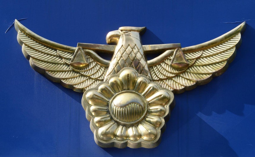 강남서 벤츠 멈춘 이유? 운전자 손목에 주사기 꽂혀있었다니…