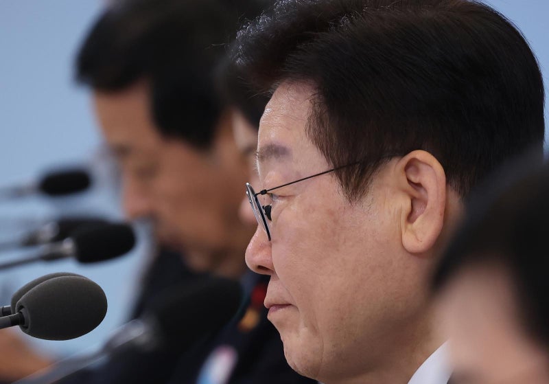 李, 또 ‘설탕부담금’ 거론… 비만 줄면 건보재정 도움, 물가자극은 우려