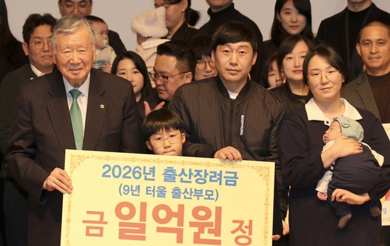 부영그룹 ‘직원 출산하면 1억’… 도입후 3년간 총 134억 지급