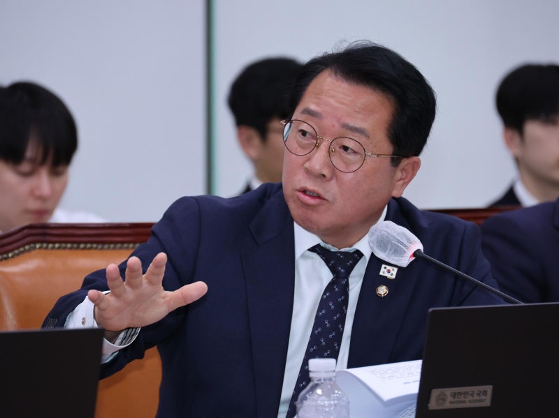 與 “대미투자특별법 내달 9일까지 처리”