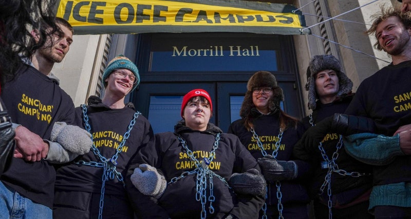 “이민단속국, 학교서 나가라”