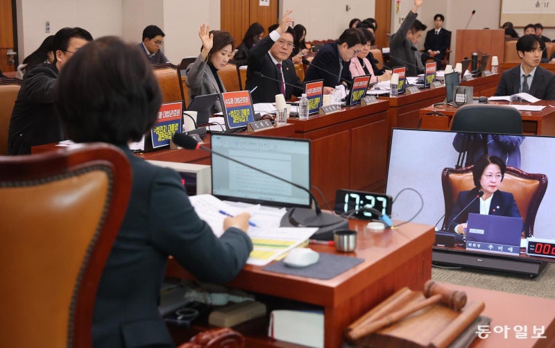 위헌 논란에도… 與, ‘재판소원-대법관 증원-법왜곡죄’ 묶어 강공