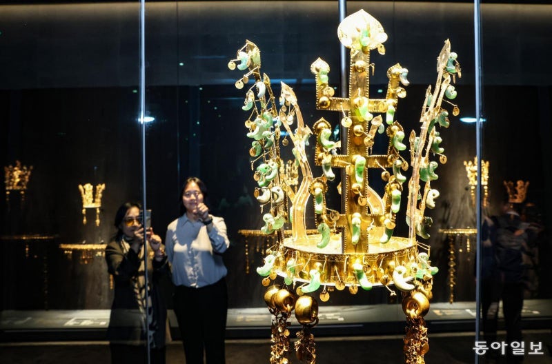 신라금관 6점, 10년마다 경주서 모인다