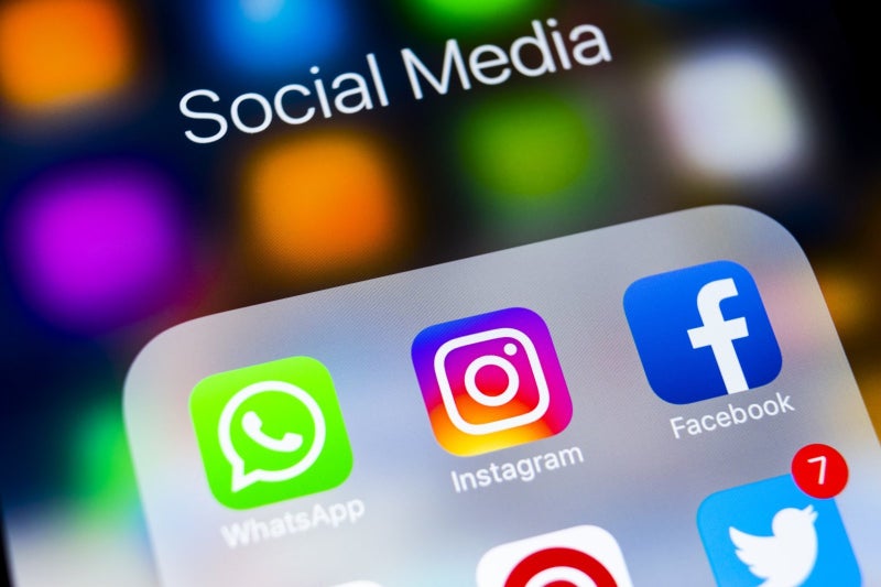 방미통위, ‘인스타 계정정지 대란’ 위법 여부 조사