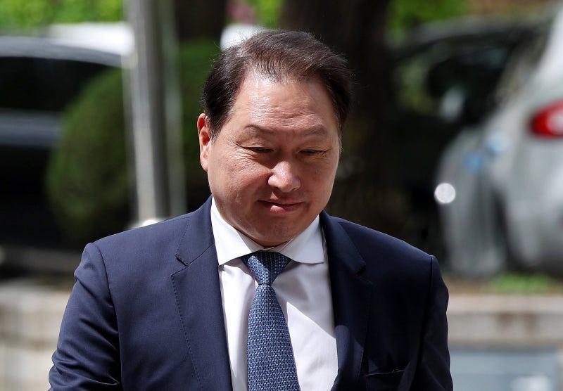 최태원 "상속세 자료 오류 뼈아파…대한상의 행사 중단·임원진 전원 재신임"