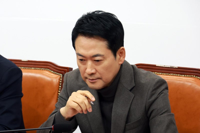 국힘 “이젠 절윤” 쏟아져… 장동혁은 침묵