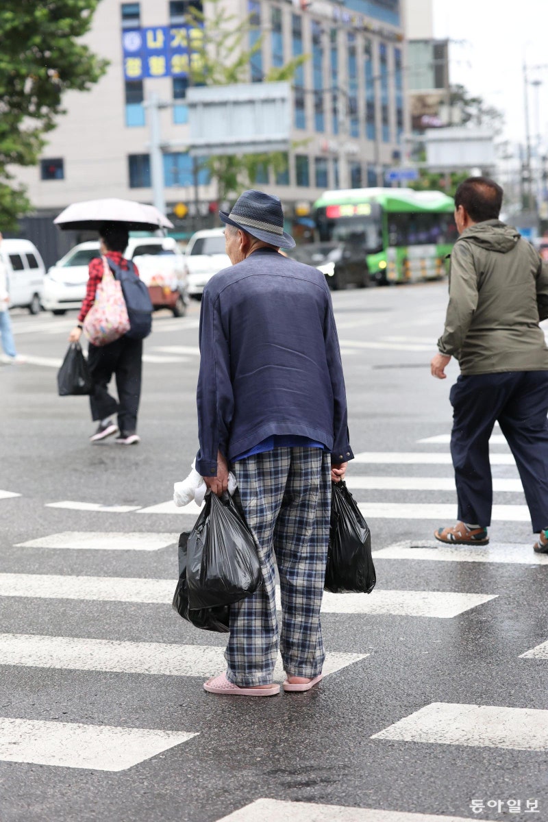 부모님이 말수 줄고 식사 잘 안하면 ‘노인 우울증’ 의심