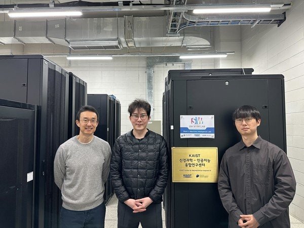 KAIST ‘뇌 닮은 AI’ 개발… “예측 틀리면 다시 생각”