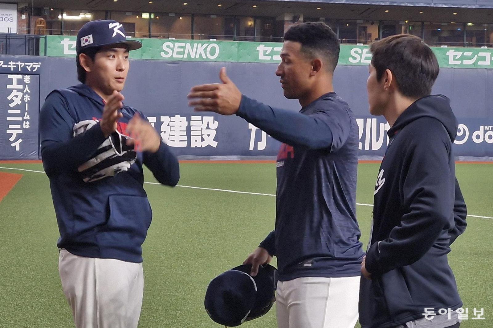 WBC 대표팀 30명 첫 완전체 훈련 함성… 이정후 “9경기 다 뛰고 가자” 우승 결의