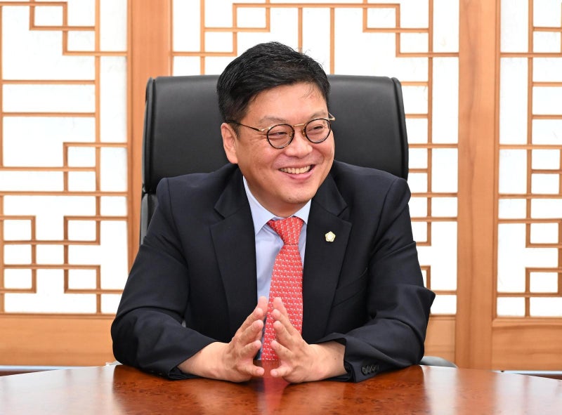 [초대석]“‘일하는 의회’ 비결은 의원들과의 소통”