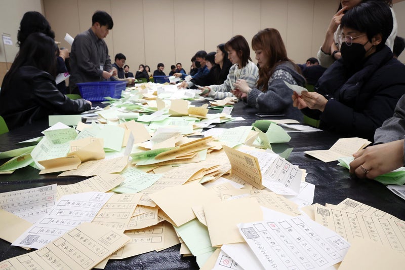 [사설]지방선거 D-90… ‘행정통합 원년’ 비전은 없  고 당략만 판쳐서야