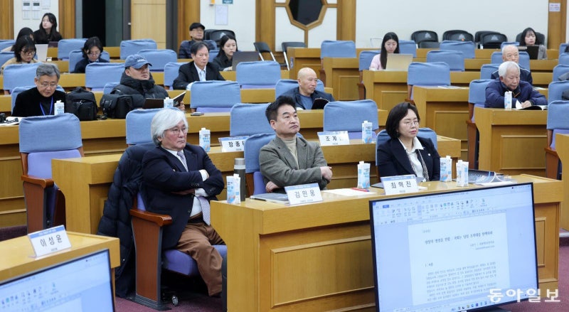 與 “조희대 탄핵안 마련”… 정청래는 “사법 저항 우두머리냐”