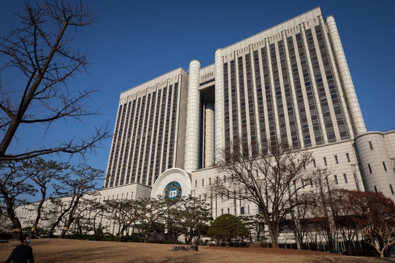 ‘36주 낙태’ 병원장, 살인죄 1심 징역 6년… 산모 집유