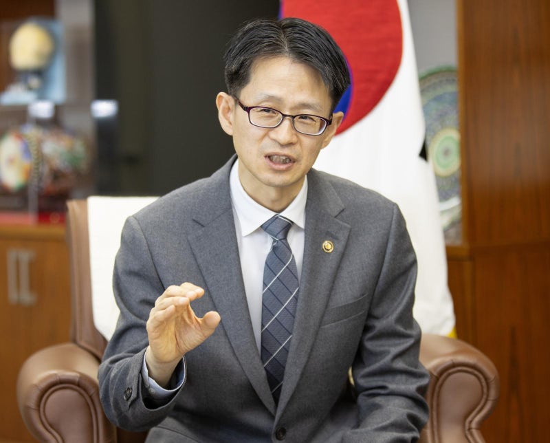 “부서장 회의 투명 생중계… 年 225조 조달로 AI-로봇 육성”