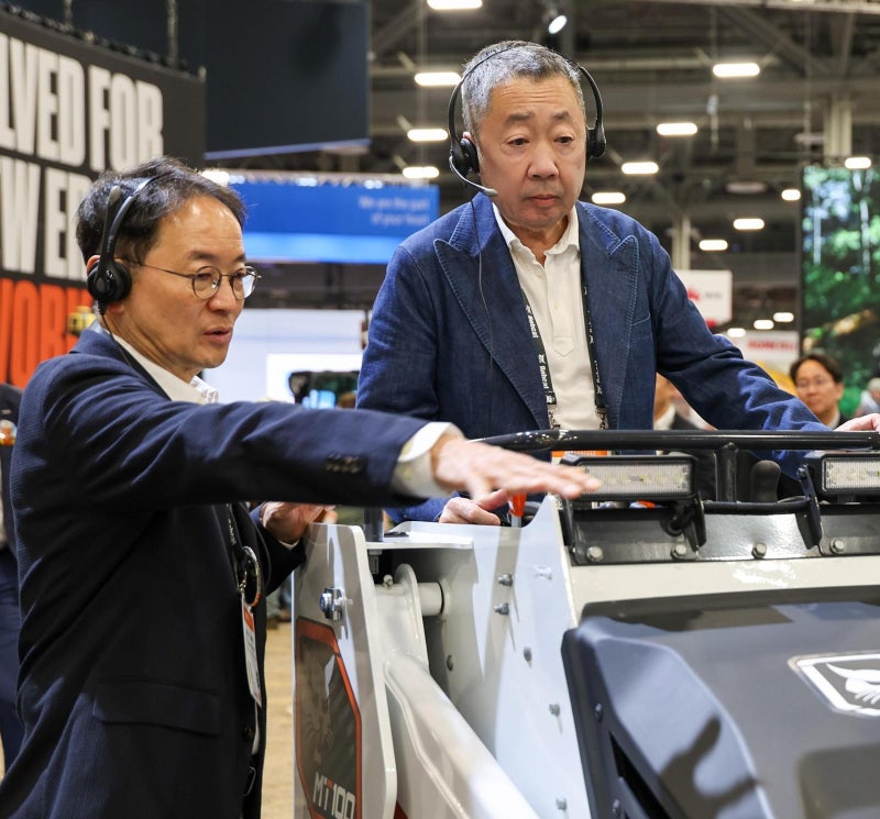 “AI기술 차별화로 건설장비 시장 선도”