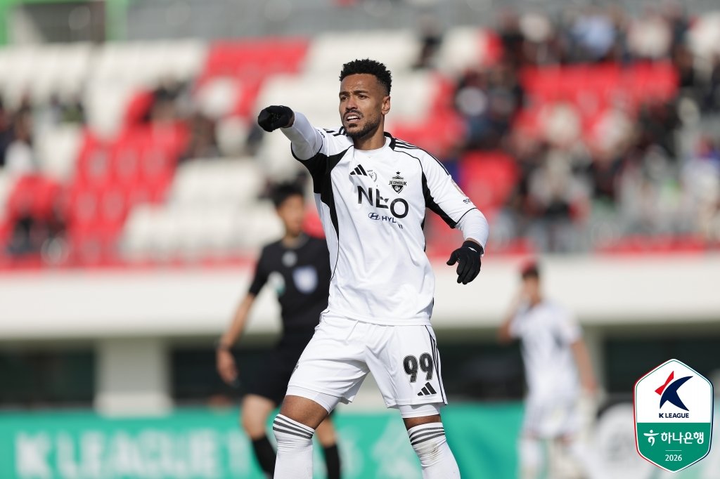 부천에 졌던 ‘디펜딩 챔프’ 전북, 김천과도 비겨