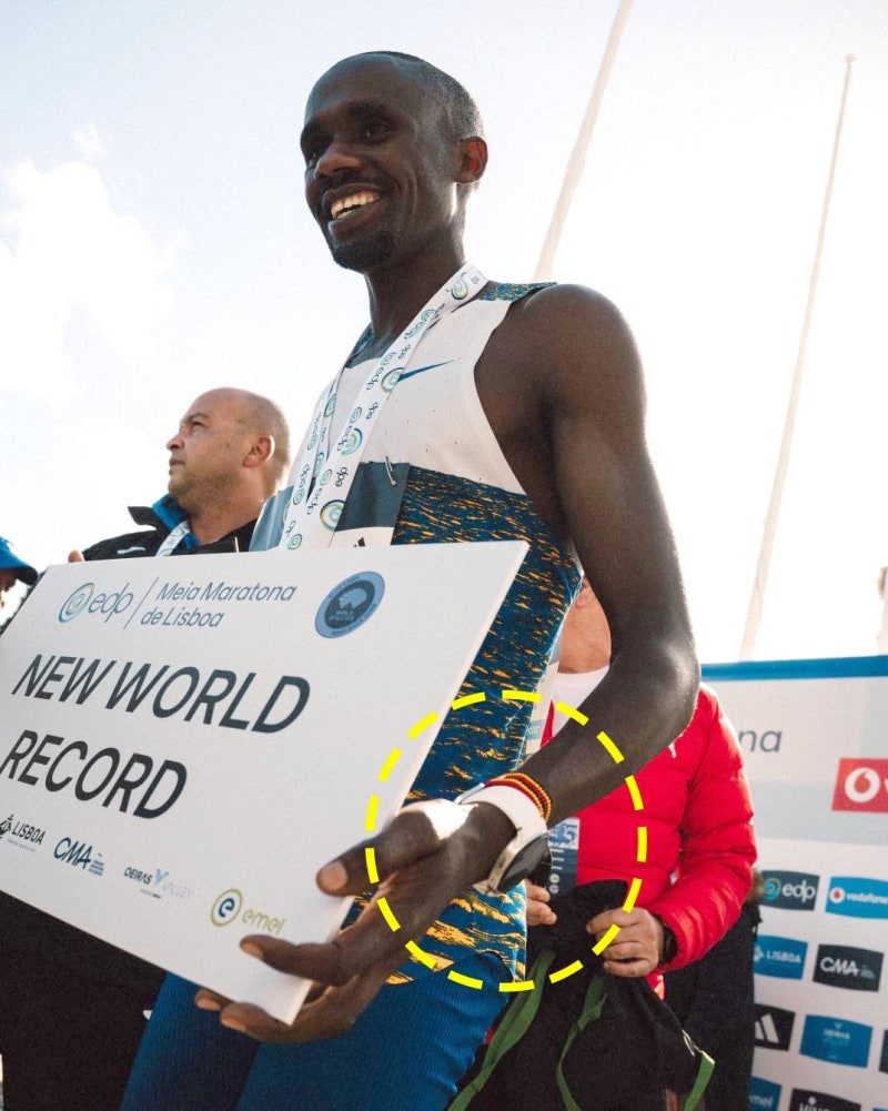 ‘갤 워치8’ 착용한 마라토너, 하프마라톤 세계新