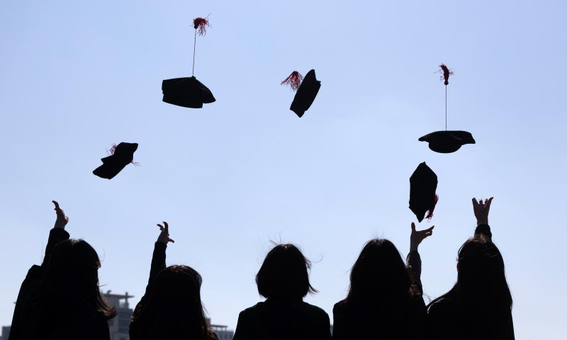 박사학위 年2만명 육박… 年2000만원 이하 박봉도 늘어