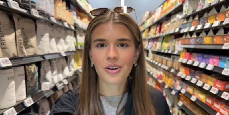 “미친듯 비싼 마트서 내가 좋은 거 산다”… 전쟁 중 ‘경호 쇼핑’, 트럼프 뺨치는 손녀[지금, 이 사람]