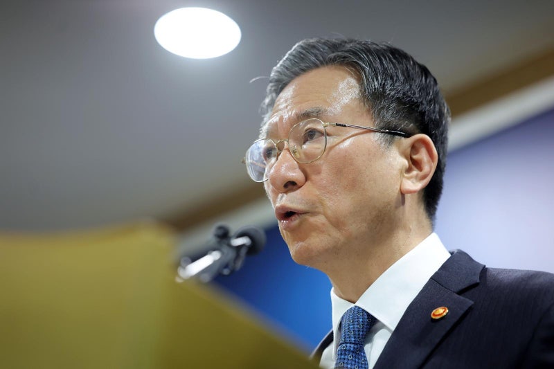 공소취소 거래설에… 정성호 “황당한 음모론, 얘기할 가치 없어”