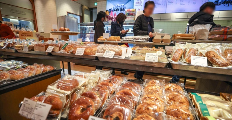 뚜레쥬르 “단팥빵 등… 제품 17종 가격 인하”