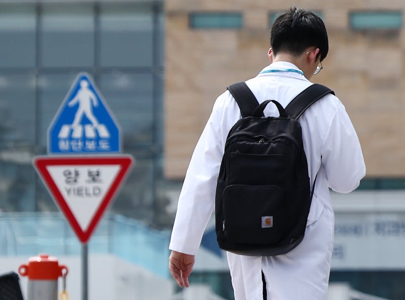 강원-충북대 의대 정원 현재 2배로… 해당지역서 중-고교 다 나와야